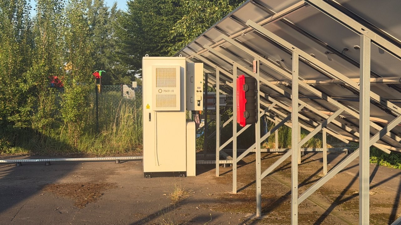 Bank energii i baterie słoneczne 