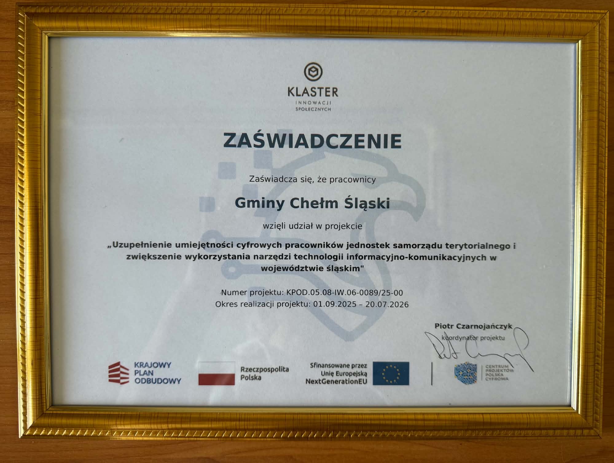 Zdjęcie w ramce - zaświadczenia o przeprowadzonym szkoleniu i udziale w nim 