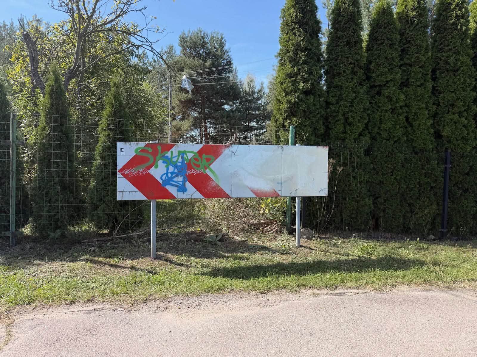 Pomalowany - zamalowany znak 