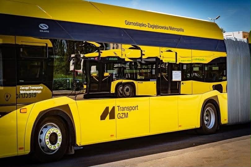 Autobus żółty GZM. 