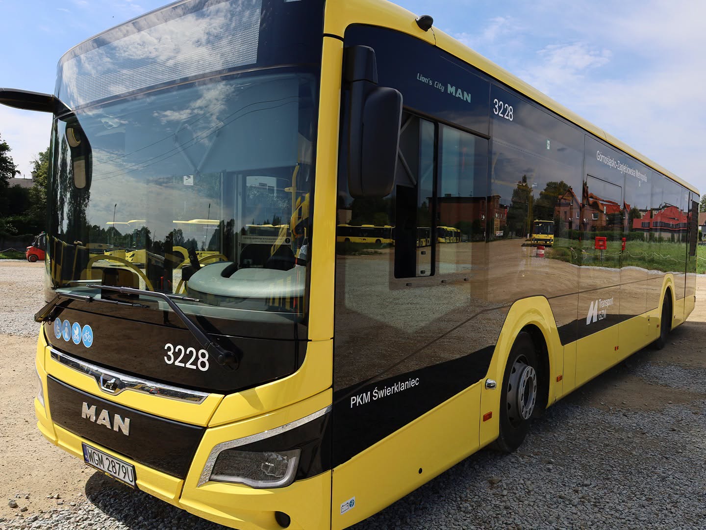 Żółty autobus
